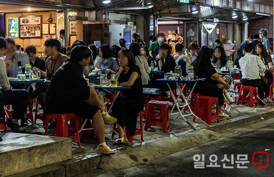 코로나 잊은 을지로 노가리골목