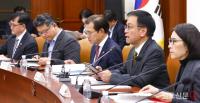 공급망안정화위원회 주재하는 최상목 경제부총리