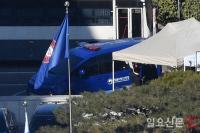 헌법재판소 들어오는 윤 대통령 탑승 호송차량