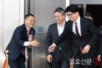 국회서 다시 만난 한동훈 -김상욱