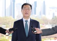 질문에 답하는 박성재 법무부장관